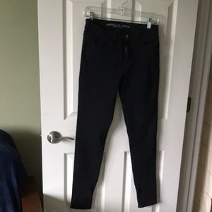 American Eagle black high rise jegging. Size 6